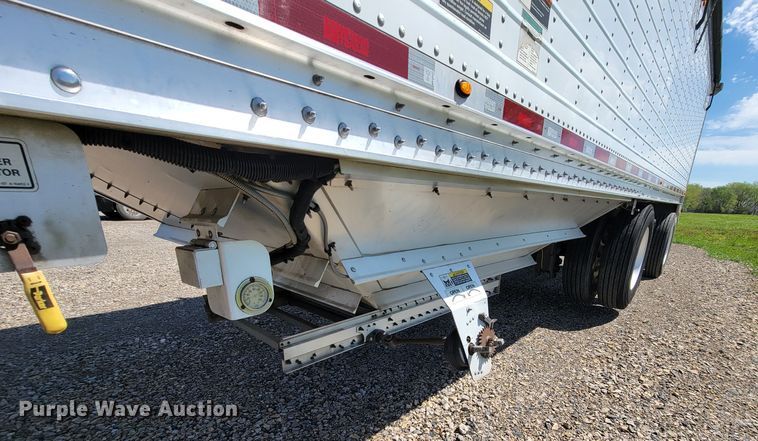 image for item HP9737 2016 Wilson DWH-551  grain trailer