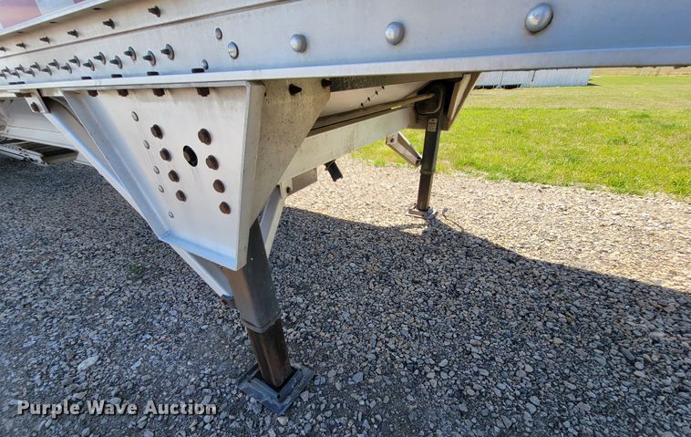 image for item HP9737 2016 Wilson DWH-551  grain trailer