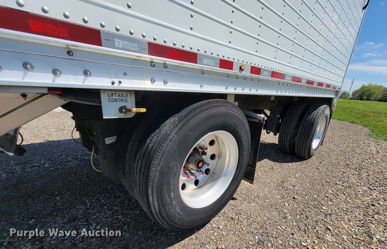 image for item HP9737 2016 Wilson DWH-551  grain trailer