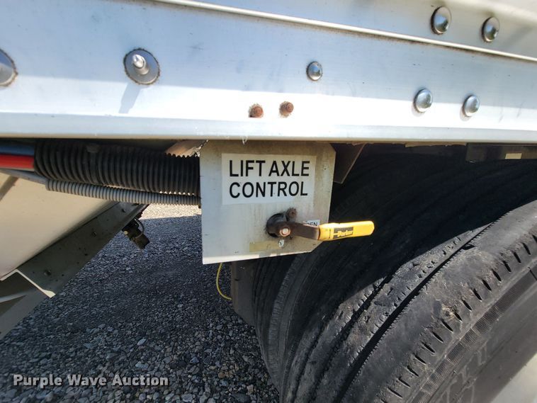 image for item HP9737 2016 Wilson DWH-551  grain trailer