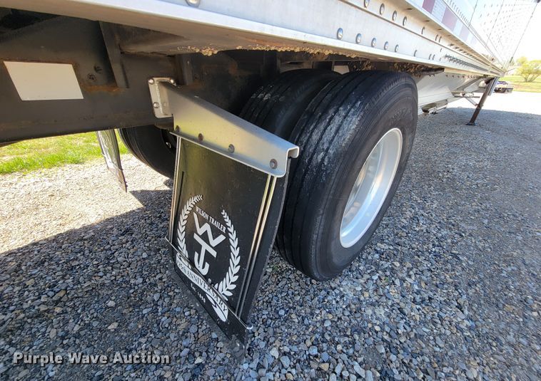 image for item HP9737 2016 Wilson DWH-551  grain trailer