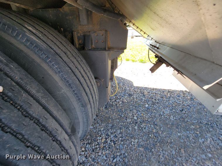 image for item HP9737 2016 Wilson DWH-551  grain trailer