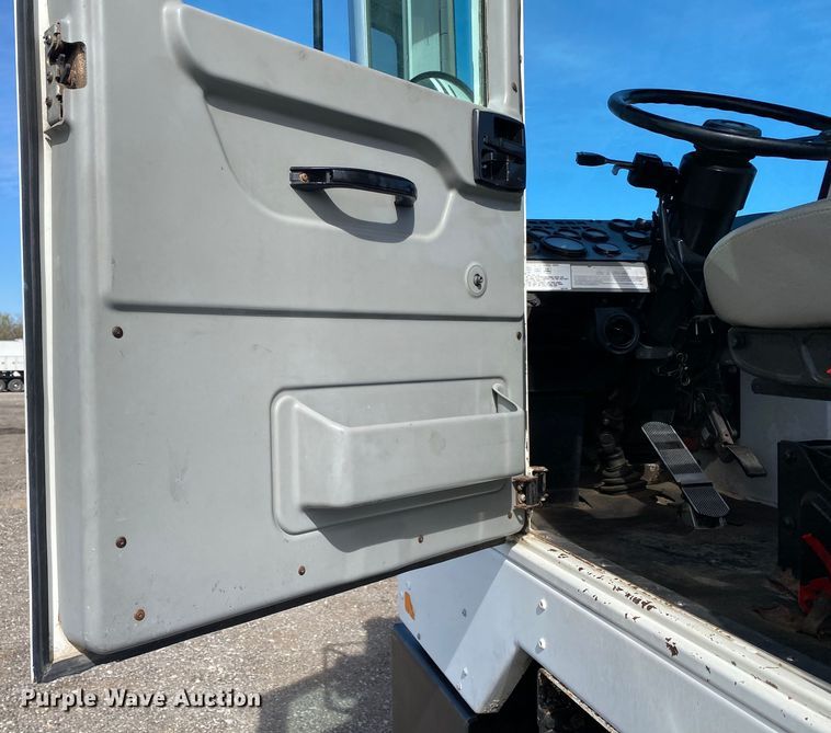 image for item KB9493 2012 Kalmar 4x2  yard truck