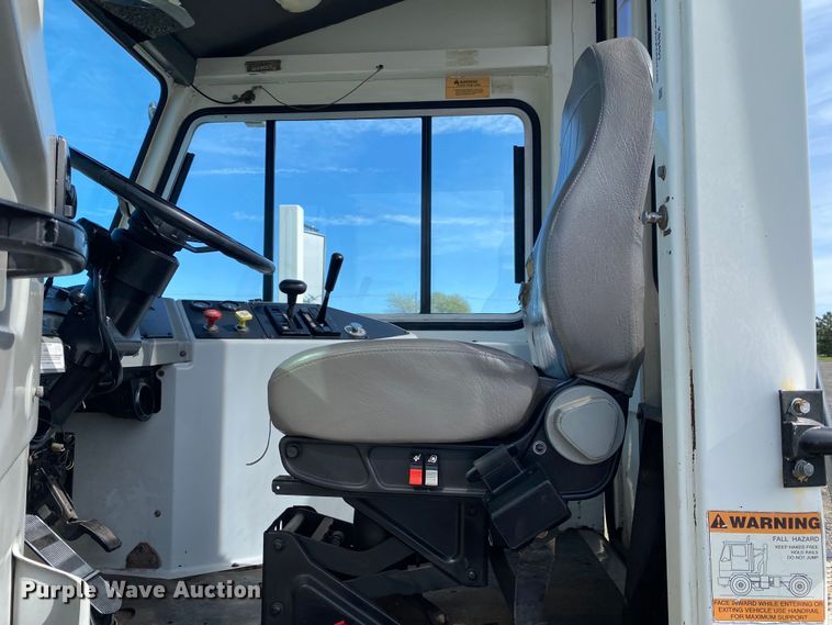 image for item KB9493 2012 Kalmar 4x2  yard truck