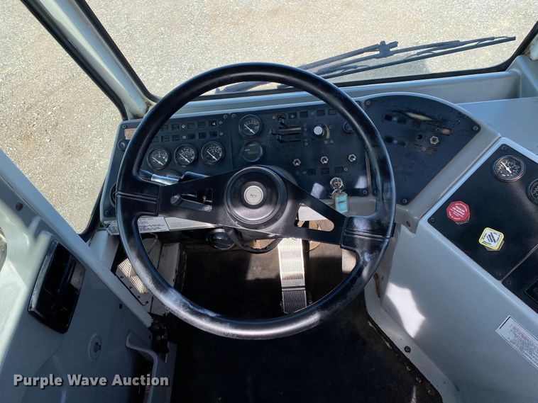 image for item KB9493 2012 Kalmar 4x2  yard truck