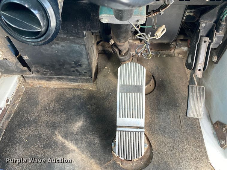 image for item KB9493 2012 Kalmar 4x2  yard truck