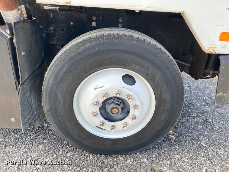 image for item KB9493 2012 Kalmar 4x2  yard truck