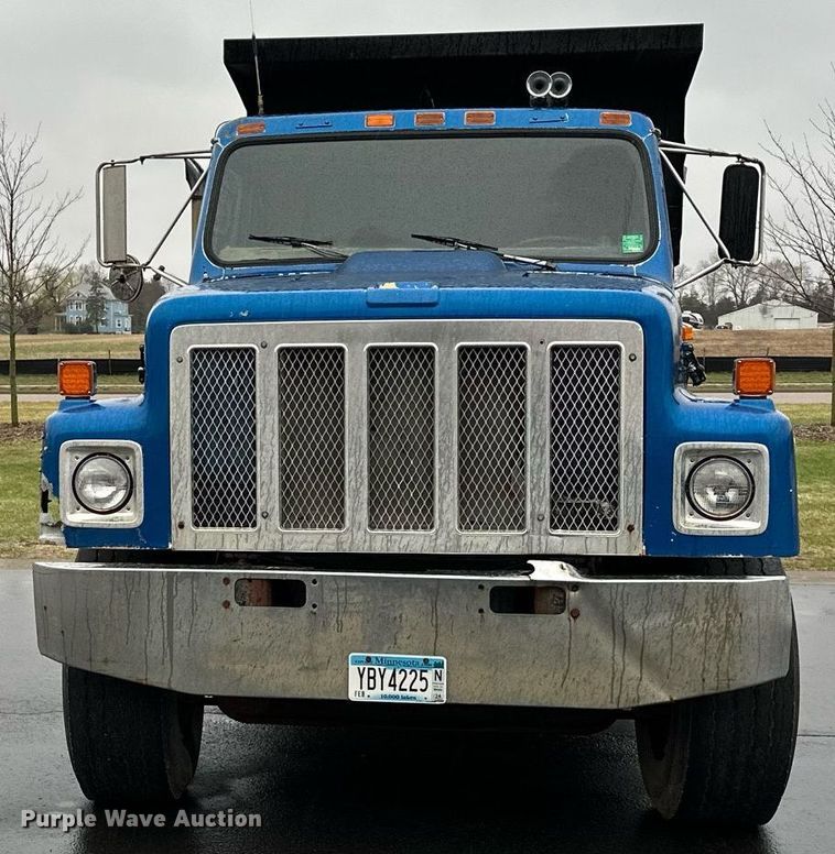 image for item KU9930 1990 International 8300  dump truck