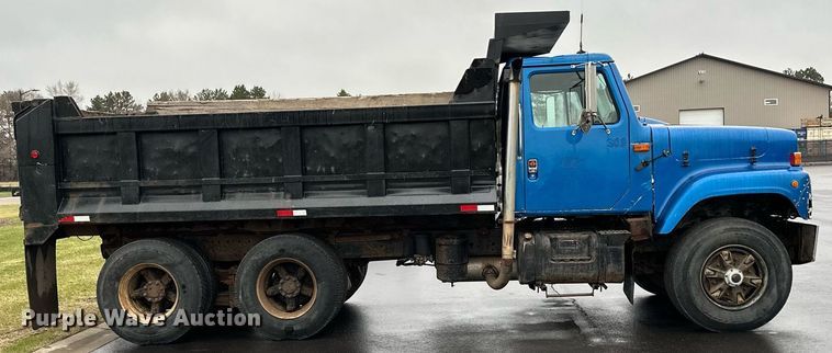 image for item KU9930 1990 International 8300  dump truck