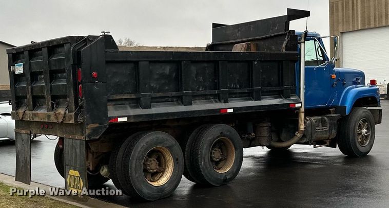 image for item KU9930 1990 International 8300  dump truck
