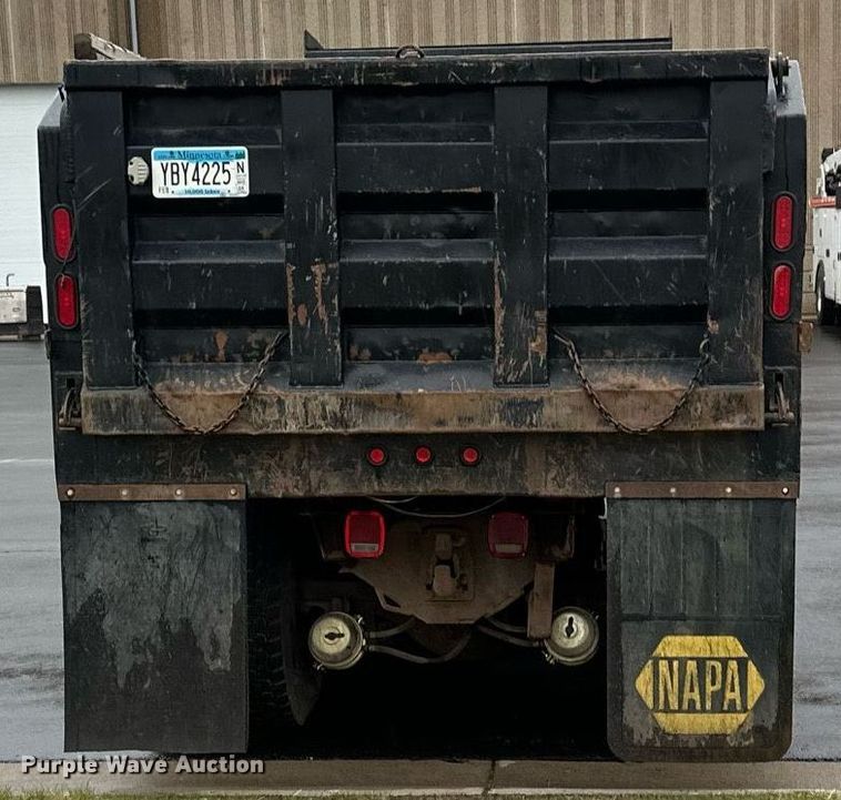 image for item KU9930 1990 International 8300  dump truck