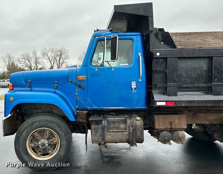 image for item KU9930 1990 International 8300  dump truck