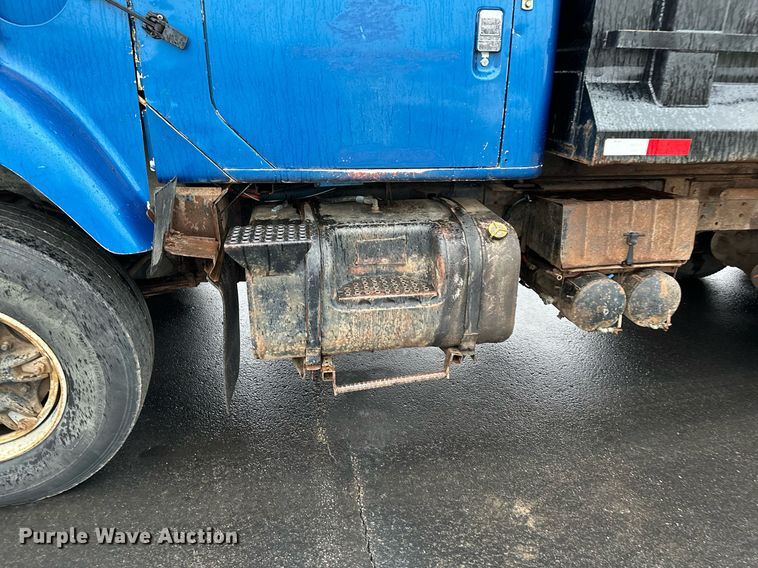 image for item KU9930 1990 International 8300  dump truck