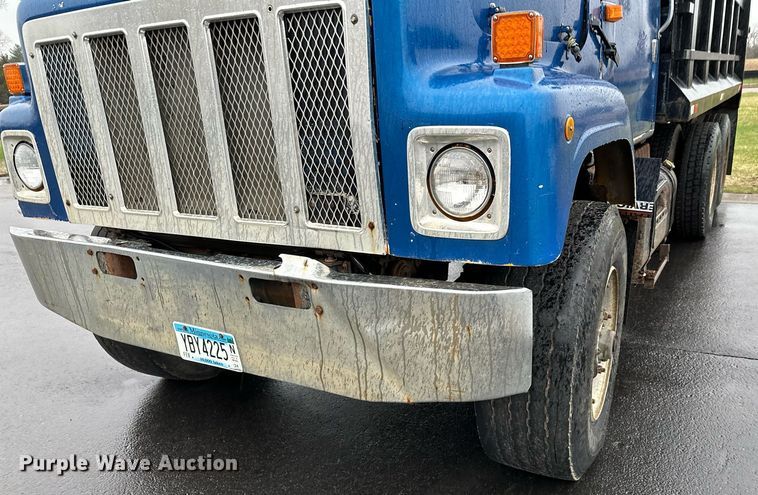 image for item KU9930 1990 International 8300  dump truck