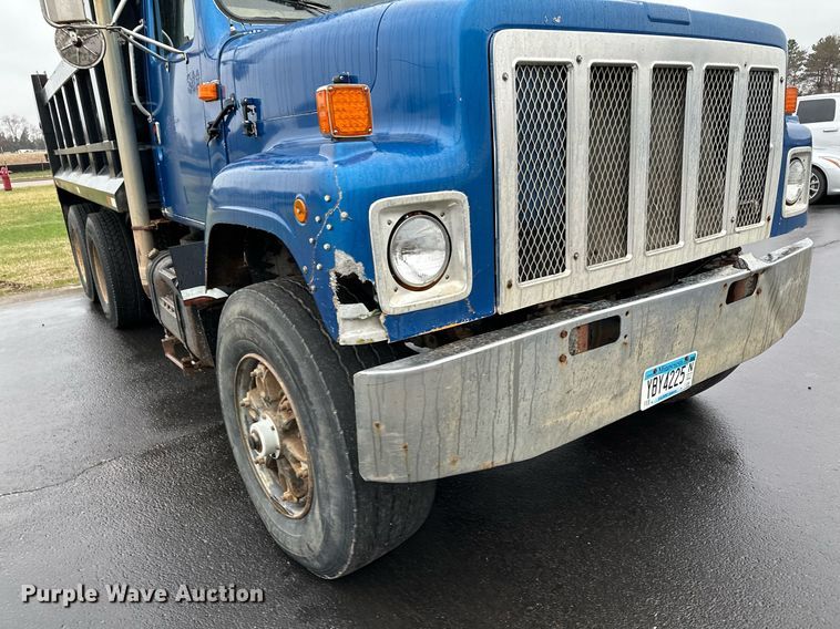 image for item KU9930 1990 International 8300  dump truck