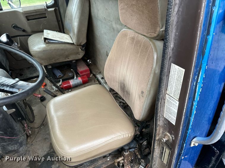 image for item KU9930 1990 International 8300  dump truck