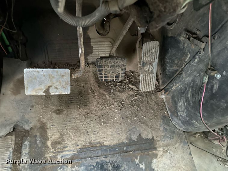 image for item KU9930 1990 International 8300  dump truck