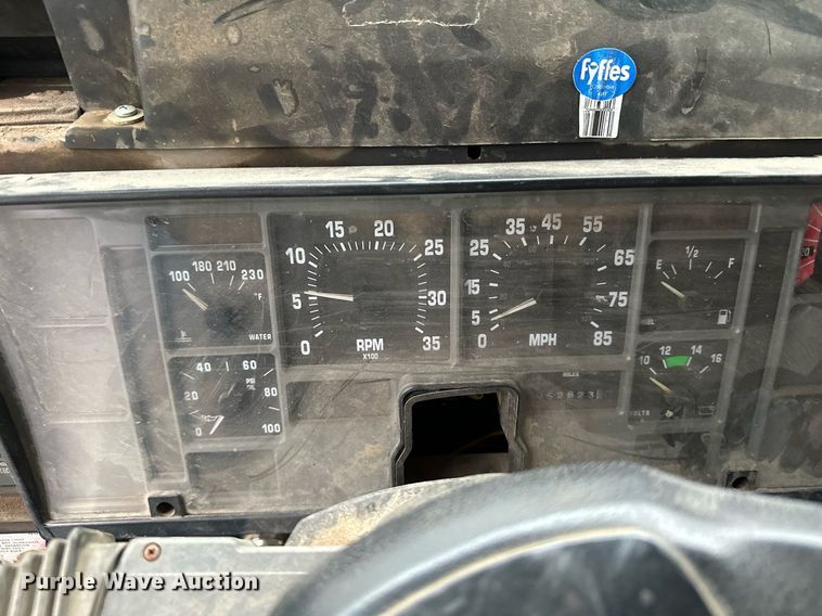 image for item KU9930 1990 International 8300  dump truck