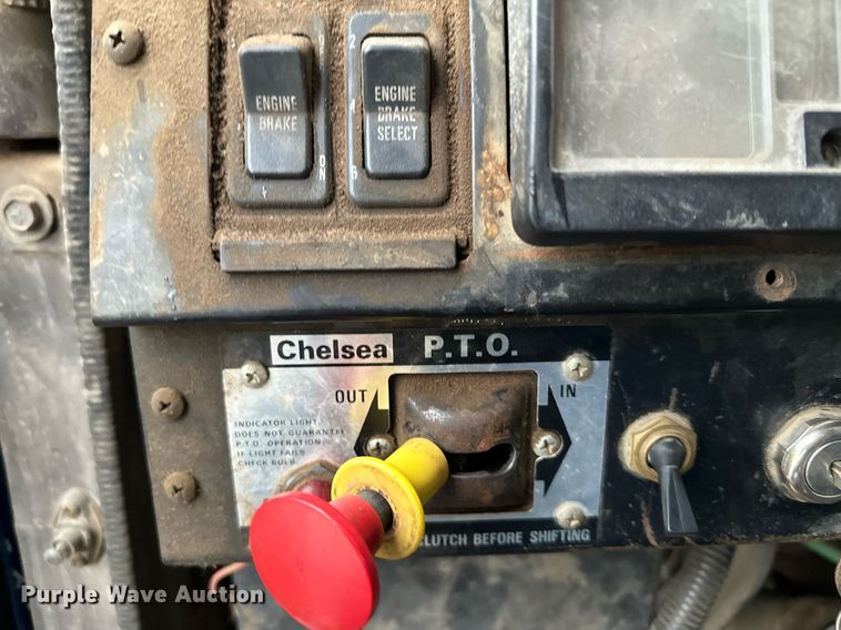 image for item KU9930 1990 International 8300  dump truck