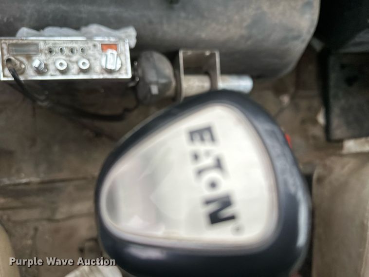 image for item KU9930 1990 International 8300  dump truck