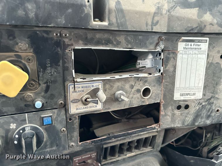 image for item KU9930 1990 International 8300  dump truck