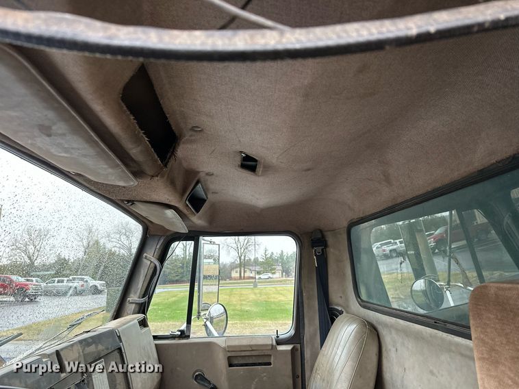 image for item KU9930 1990 International 8300  dump truck