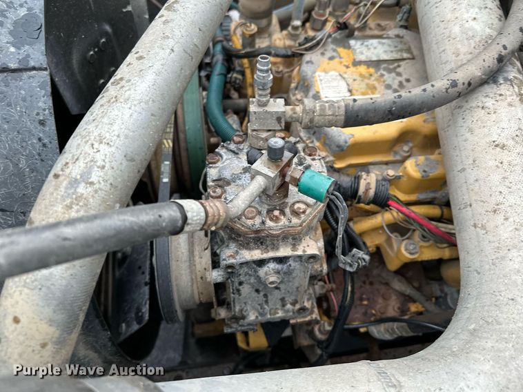 image for item KU9930 1990 International 8300  dump truck