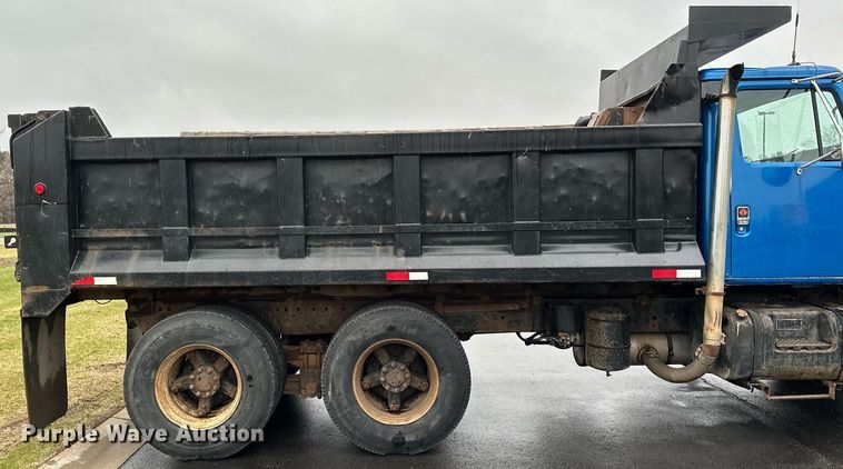 image for item KU9930 1990 International 8300  dump truck