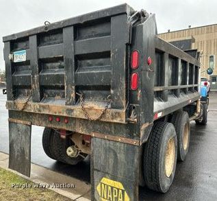 image for item KU9930 1990 International 8300  dump truck