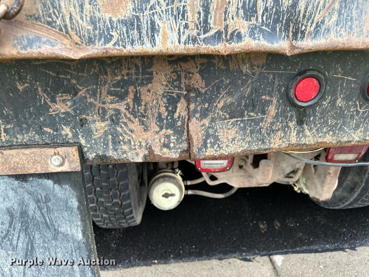 image for item KU9930 1990 International 8300  dump truck