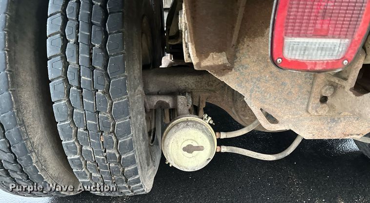 image for item KU9930 1990 International 8300  dump truck