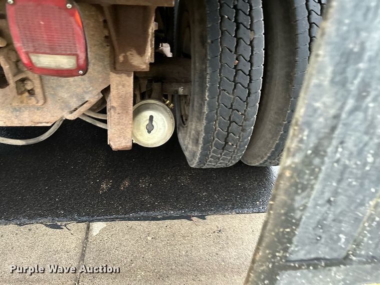 image for item KU9930 1990 International 8300  dump truck