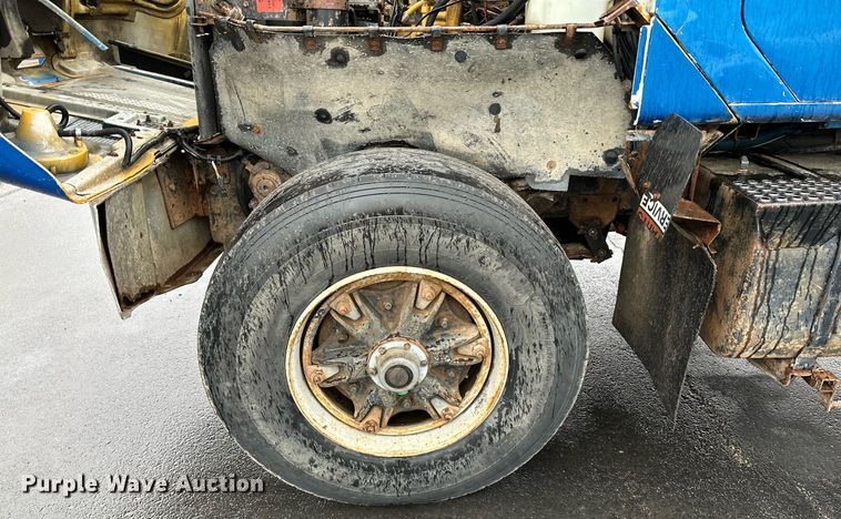 image for item KU9930 1990 International 8300  dump truck