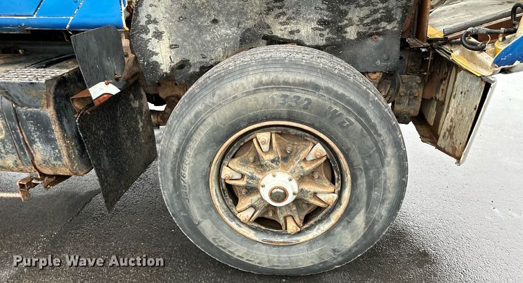 image for item KU9930 1990 International 8300  dump truck