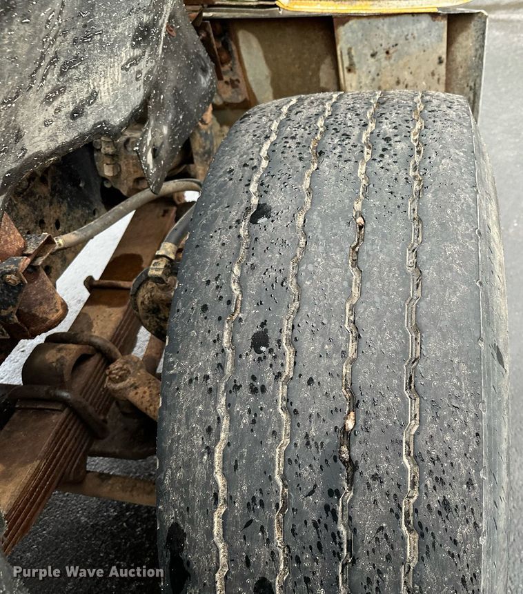 image for item KU9930 1990 International 8300  dump truck