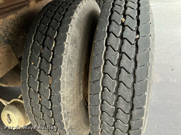 image for item KU9930 1990 International 8300  dump truck