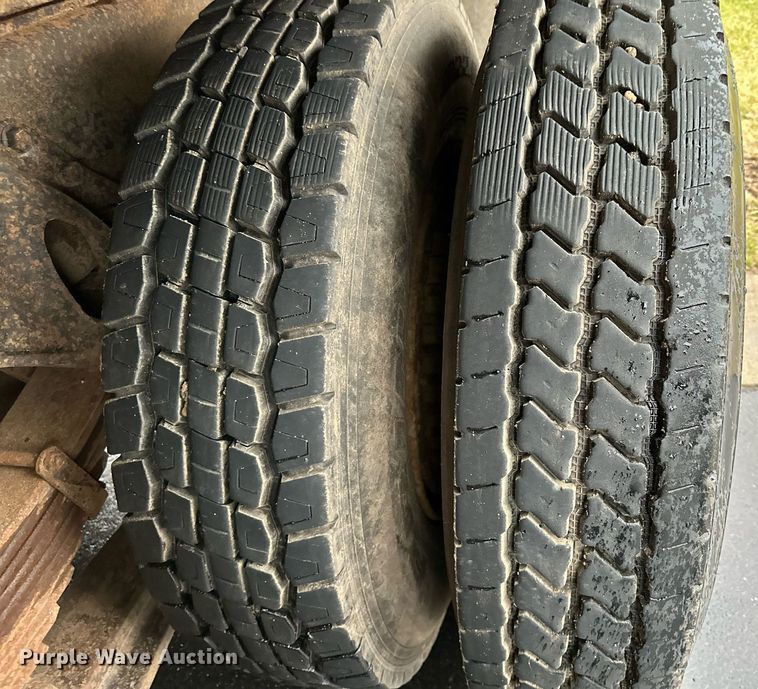 image for item KU9930 1990 International 8300  dump truck