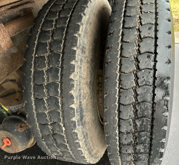 image for item KU9930 1990 International 8300  dump truck