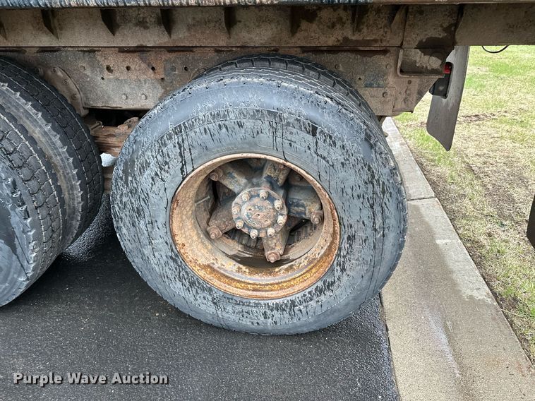 image for item KU9930 1990 International 8300  dump truck