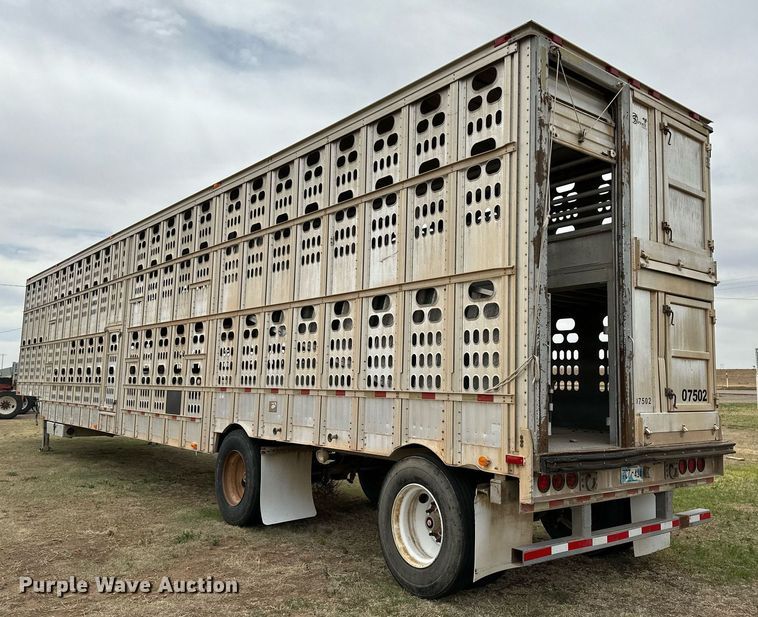 image for item KX9083 2008 Barrett  livestock trailer
