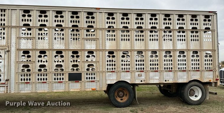 image for item KX9083 2008 Barrett  livestock trailer