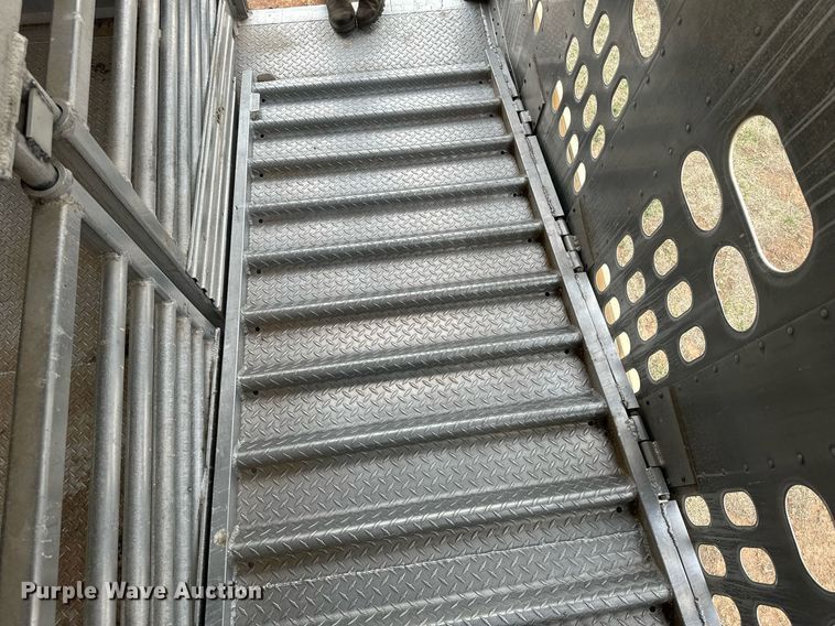 image for item KX9083 2008 Barrett  livestock trailer