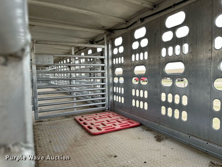 image for item KX9083 2008 Barrett  livestock trailer