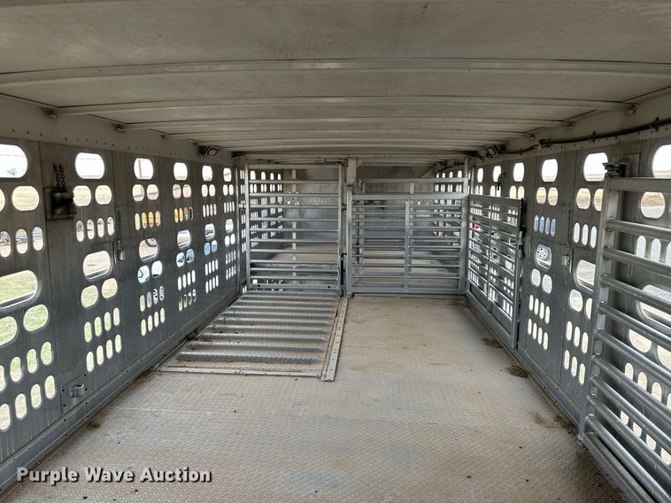 image for item KX9083 2008 Barrett  livestock trailer