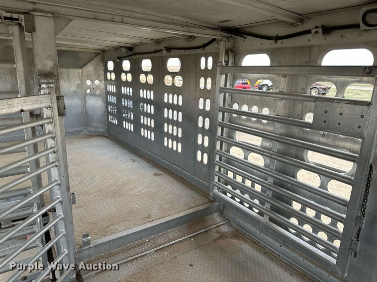 image for item KX9083 2008 Barrett  livestock trailer