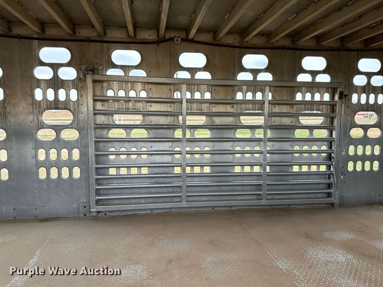 image for item KX9083 2008 Barrett  livestock trailer