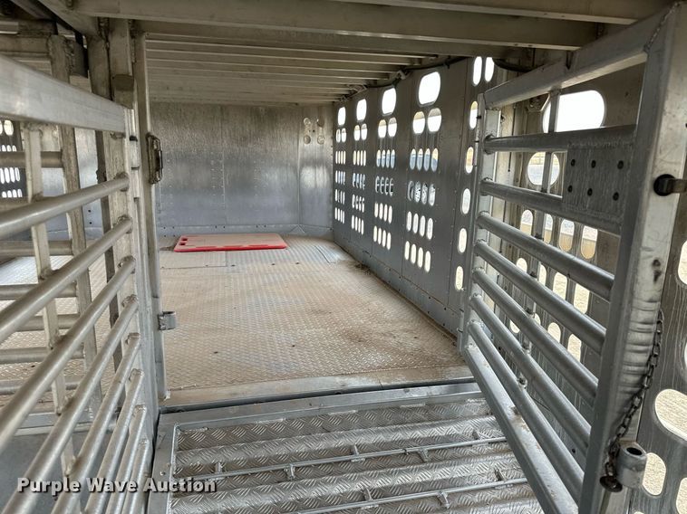 image for item KX9083 2008 Barrett  livestock trailer