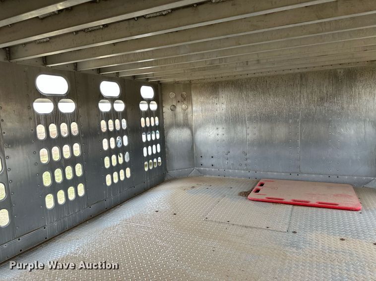 image for item KX9083 2008 Barrett  livestock trailer