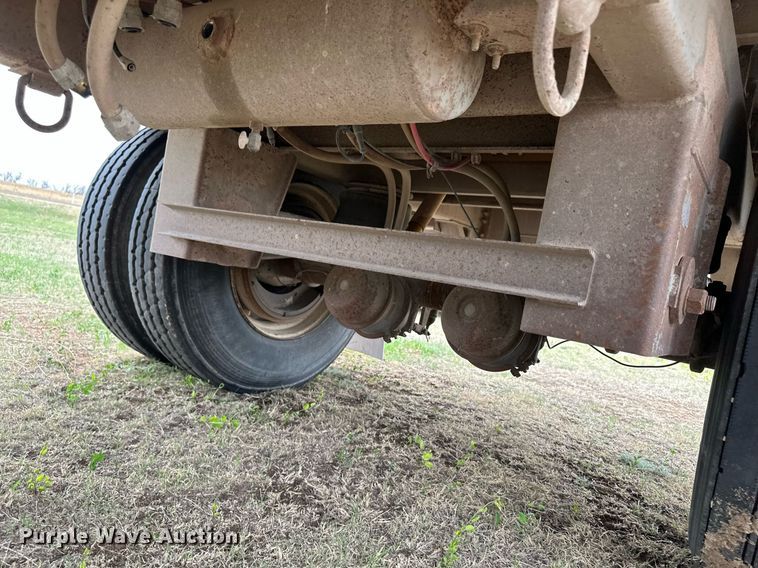 image for item KX9083 2008 Barrett  livestock trailer