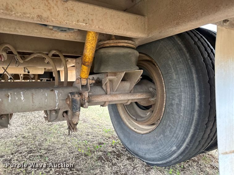 image for item KX9083 2008 Barrett  livestock trailer